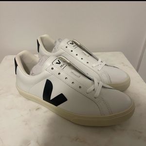 NEW Veja Esplar Sneakers